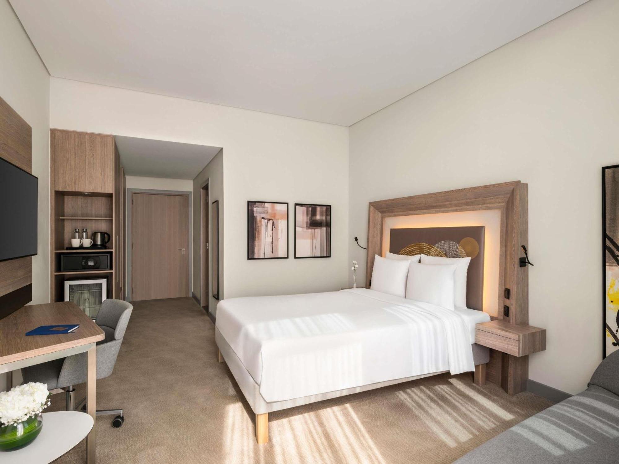 Deluxe Room with 1 Double Bed and 1 Sofa Bed and Balcony,1723038217:JPEG