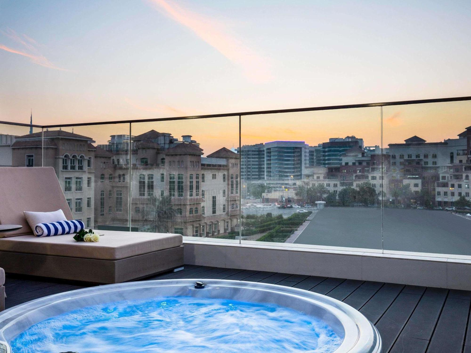Executive Suite with Jacuzzi and Balcony,1743234745:JPEG